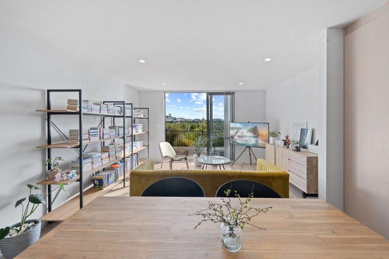 Photo of property in 27 Tuuhura Road, Pukekohe, 2120