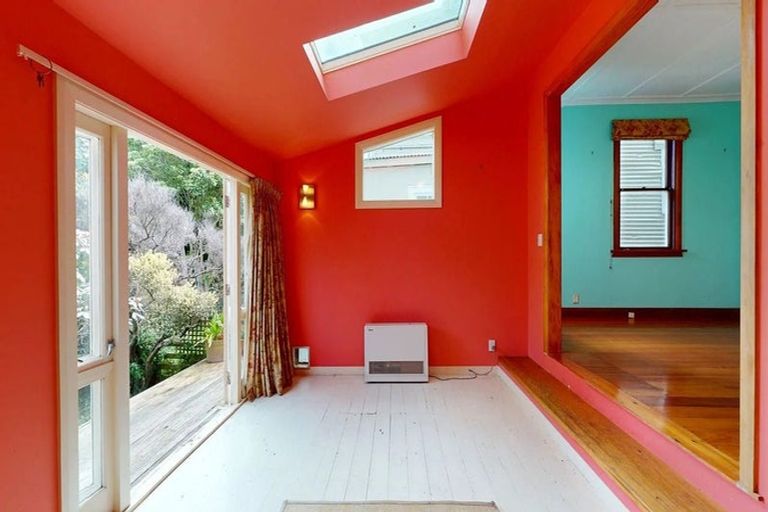 Photo of property in 140 Russell Terrace, Berhampore, Wellington, 6023