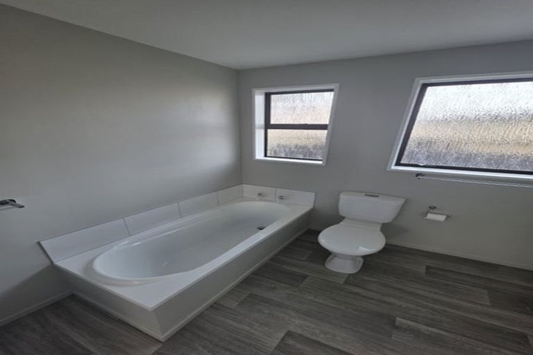 Photo of property in 128a Inwoods Close, Parklands, Christchurch, 8083