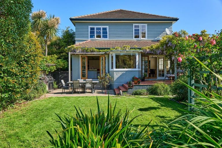 Photo of property in 5 Marina Grove, Hutt Central, Lower Hutt, 5010