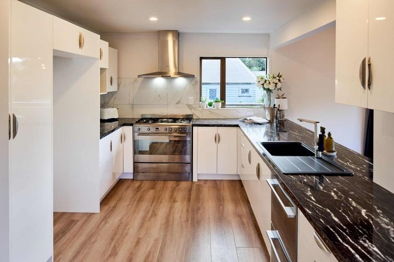 Photo of property in 190 Paremata Road, Paremata, Porirua, 5024