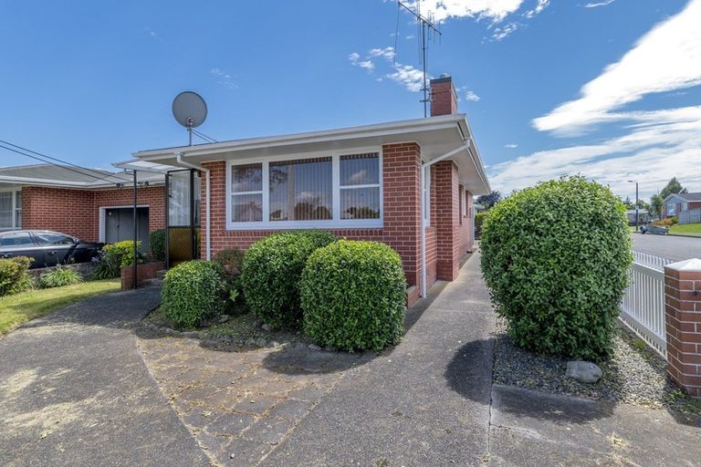 Photo of property in 611 Queen Street East, Levin, 5510