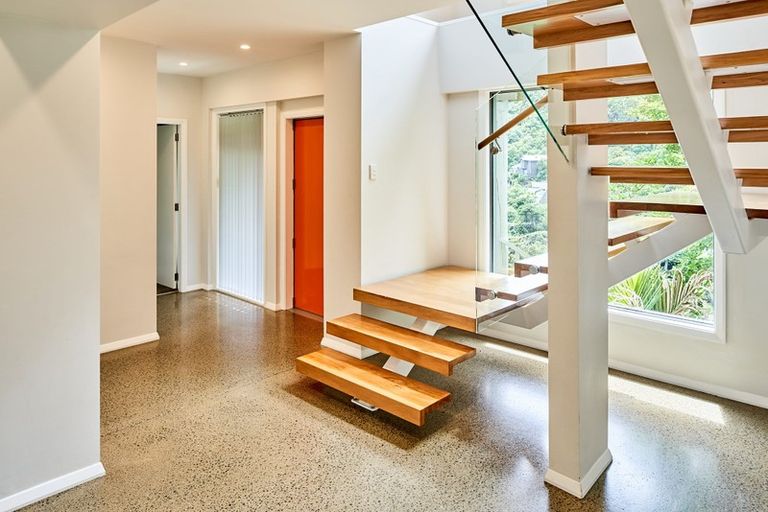 Photo of property in 40 Rona Street, Eastbourne, Lower Hutt, 5013