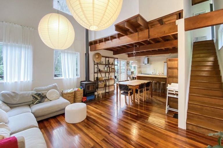 Photo of property in 221 Titirangi Road, Titirangi, Auckland, 0604