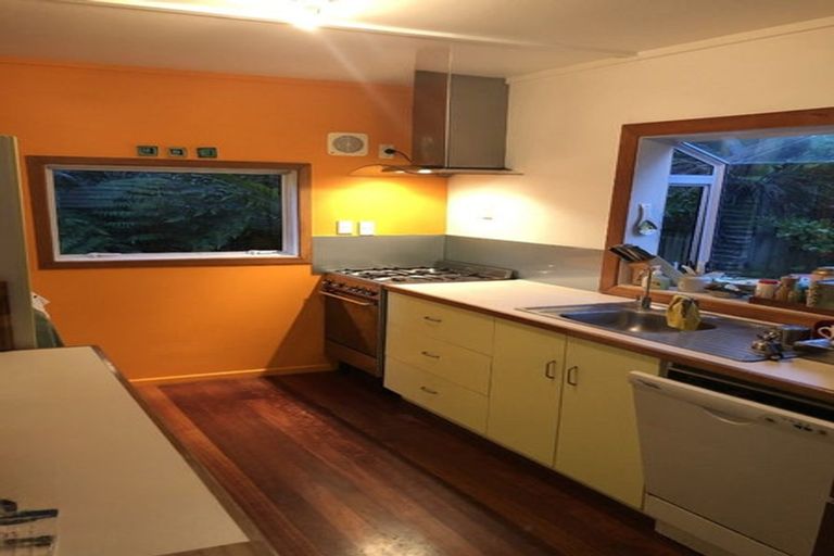 Photo of property in 56 Sylvan Valley Avenue, Titirangi, Auckland, 0604