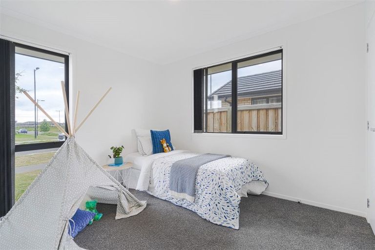 Photo of property in 20 Broadway Parade, Rolleston, 7615