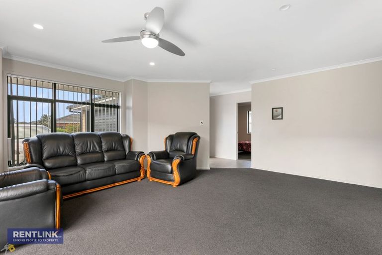 Photo of property in 11 Leet Crescent, Papamoa Beach, Papamoa, 3118