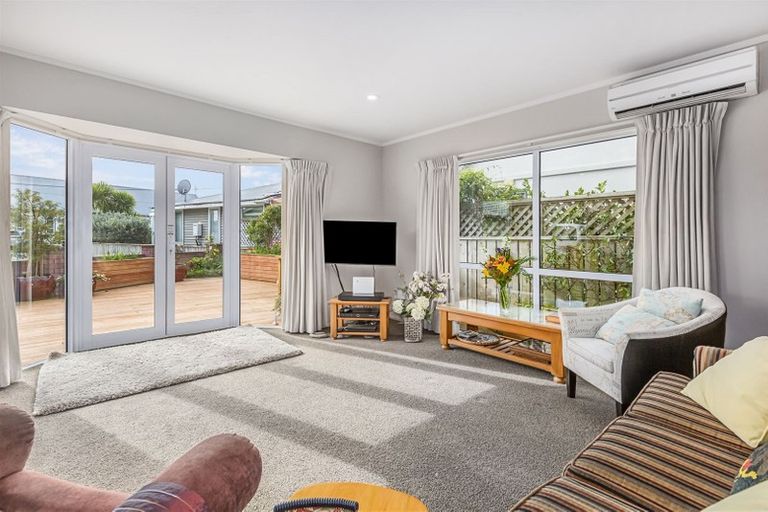 Photo of property in 2a James Street, Plimmerton, Porirua, 5026