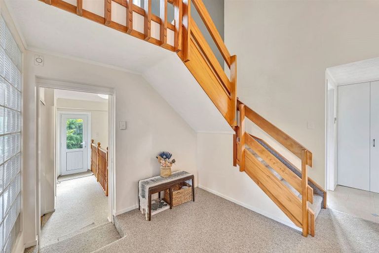 Photo of property in 38 Eugenia Rise, Totara Heights, Auckland, 2105