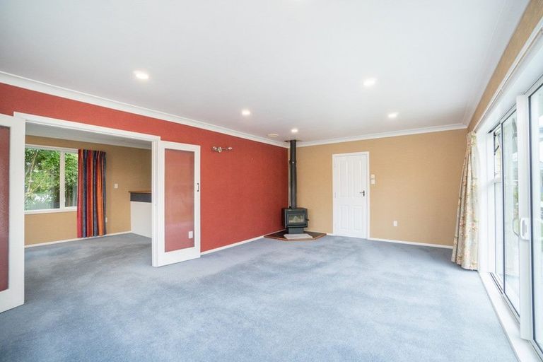 Photo of property in 12 Newcastle Street, Hokowhitu, Palmerston North, 4410