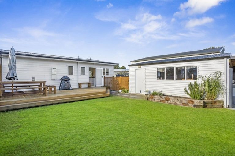 Photo of property in 111 Wattle Place, Whangamata, 3620