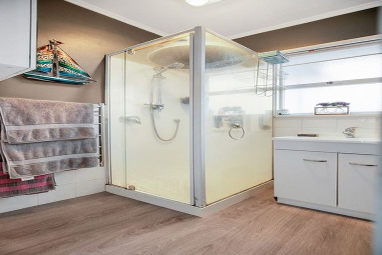 Photo of property in 1/30 Dale Crescent, Pakuranga, Auckland, 2010