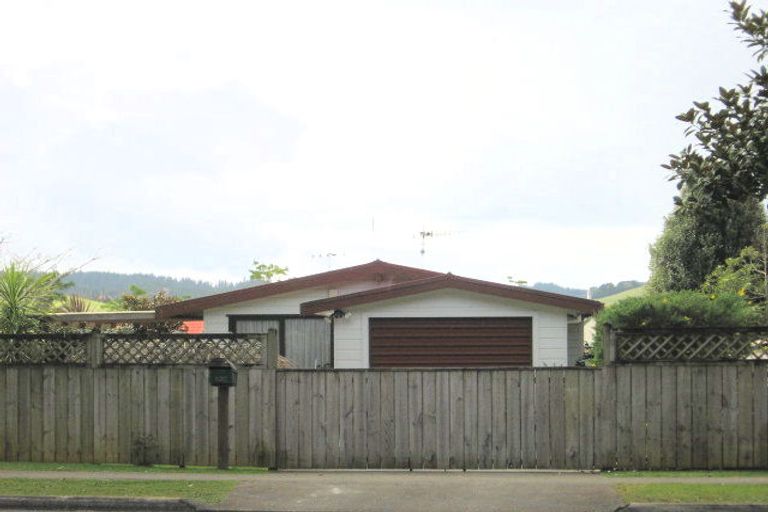 Photo of property in 100 Paramount Parade, Tikipunga, Whangarei, 0112