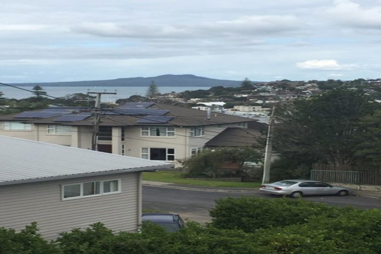 Photo of property in 3 Hythe Terrace, Mairangi Bay, Auckland, 0630