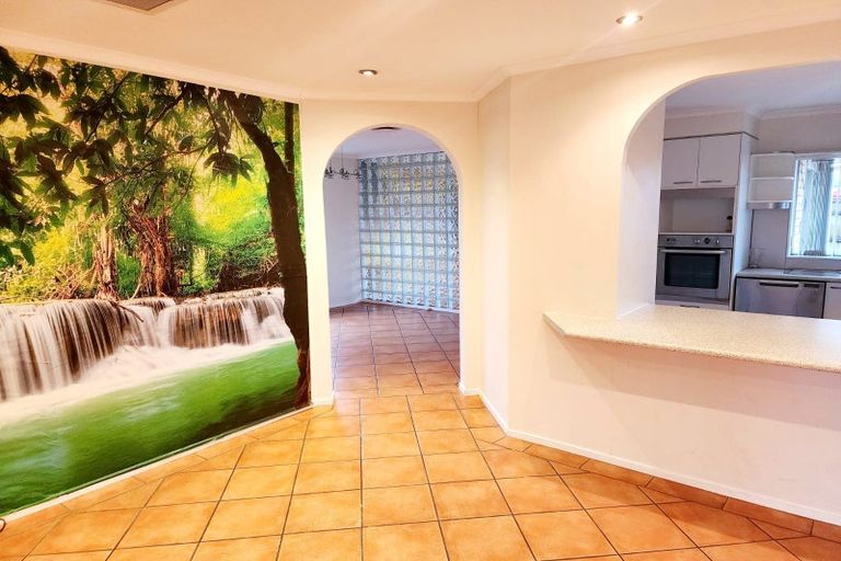 Photo of property in 8 Huntington Drive, Huntington Park, Auckland, 2013