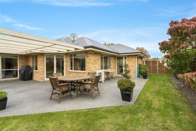 Photo of property in 3 Springside Place, Redwood, Christchurch, 8051