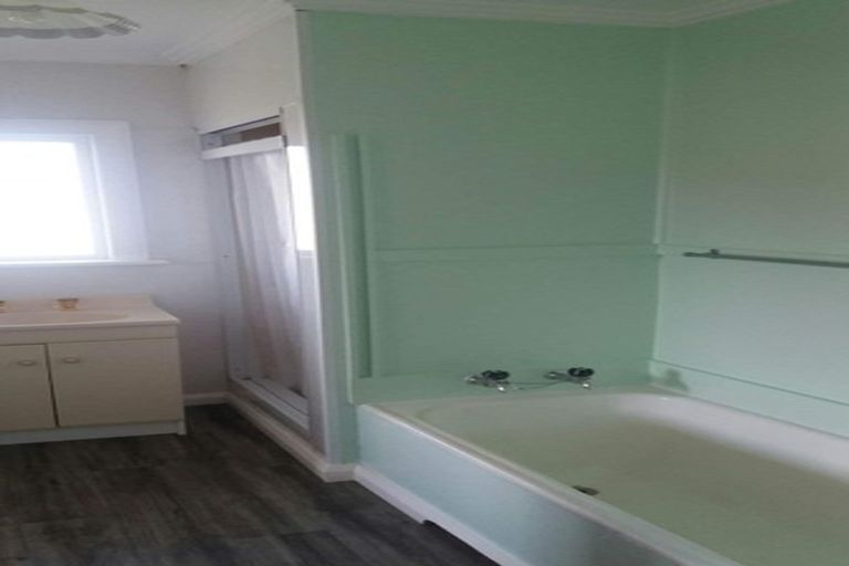 Photo of property in 16 Asquith Street, Caversham, Dunedin, 9012