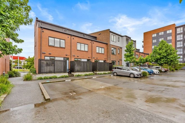 Photo of property in 1/7 Uku Lane, Hobsonville, Auckland, 0616