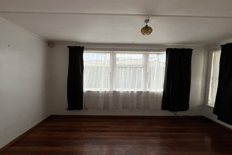 Photo of property in 11 Hinemoa Street, Levin, 5510