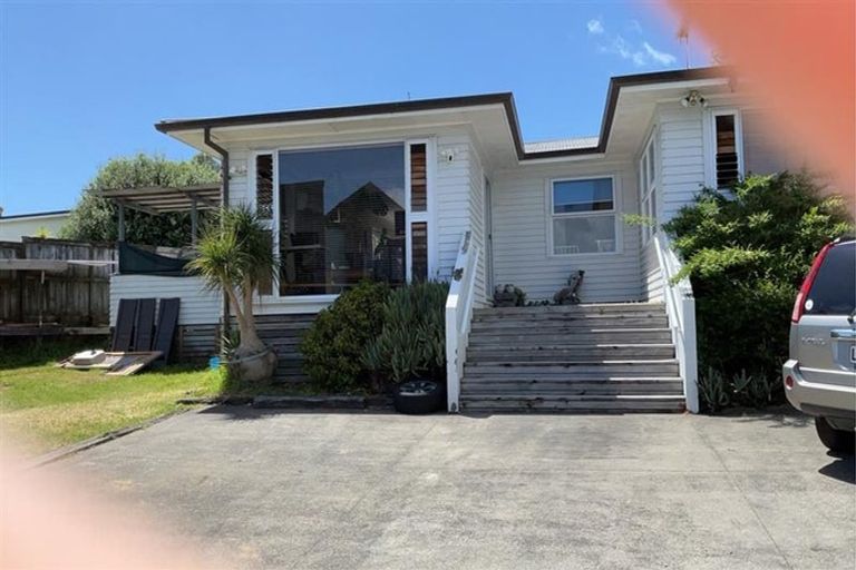 Photo of property in 114 Moore Street, Howick, Auckland, 2014