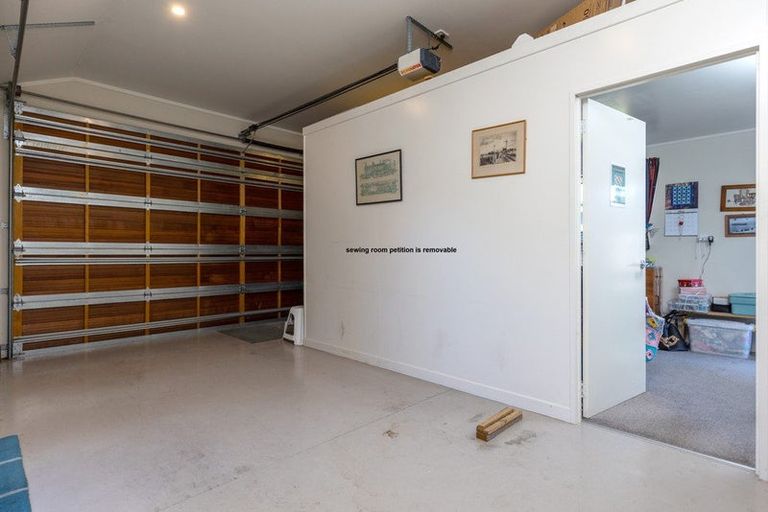 Photo of property in 6 Weka Place, Picton, 7220