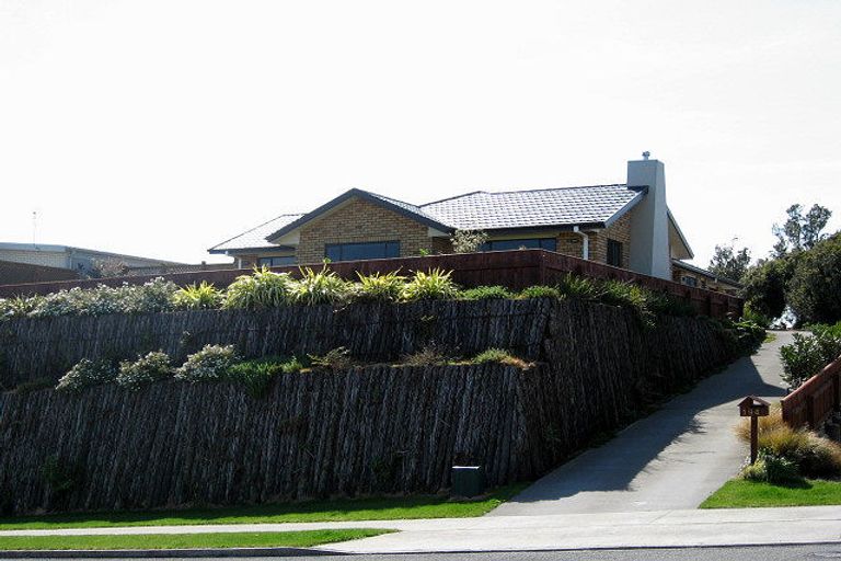 Photo of property in 194 Heta Road, Highlands Park, New Plymouth, 4312
