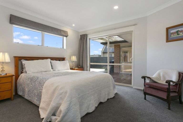 Photo of property in 15 Oaklands Drive, Cambridge, 3434