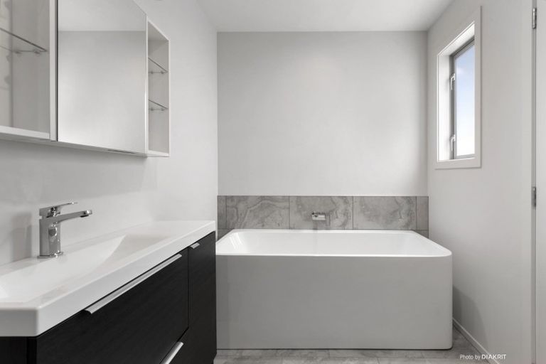 Photo of property in 83a Nevay Road, Miramar, Wellington, 6022