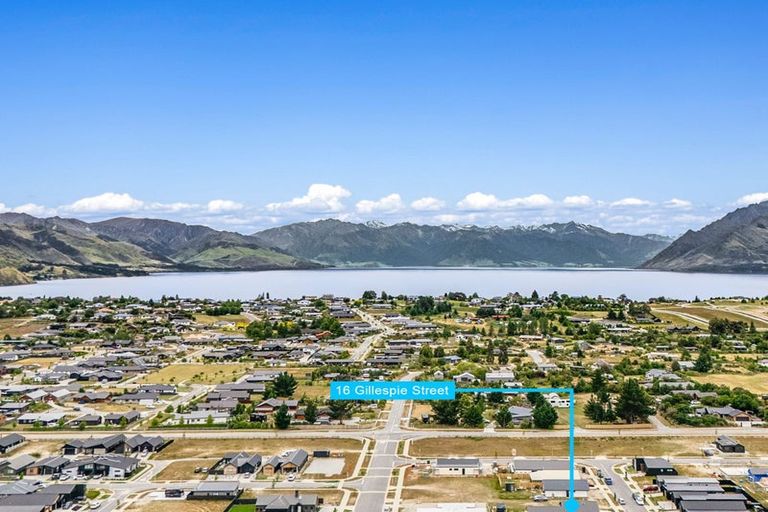 Photo of property in 16 Gillespie Street, Lake Hawea, 9382