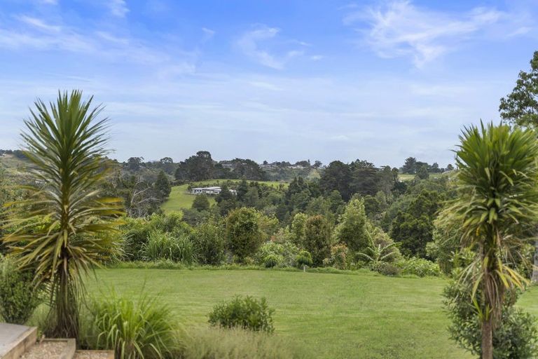 Photo of property in 497 Whitford Road, Whitford, Howick, 2571