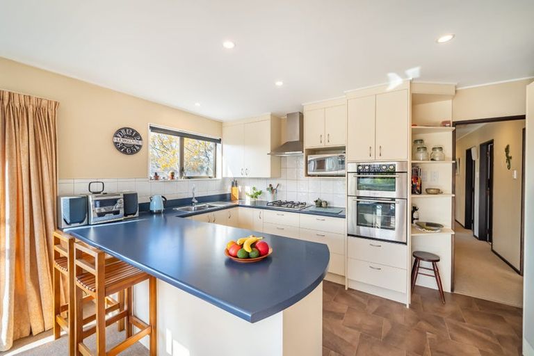 Photo of property in 4 Raynham Way, Silverstream, Upper Hutt, 5019