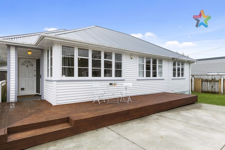 Photo of property in 306a Oxford Terrace, Avalon, Lower Hutt, 5011