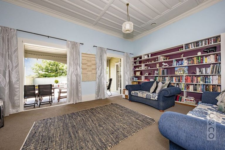 Photo of property in 913 Peak Road, Helensville, 0875