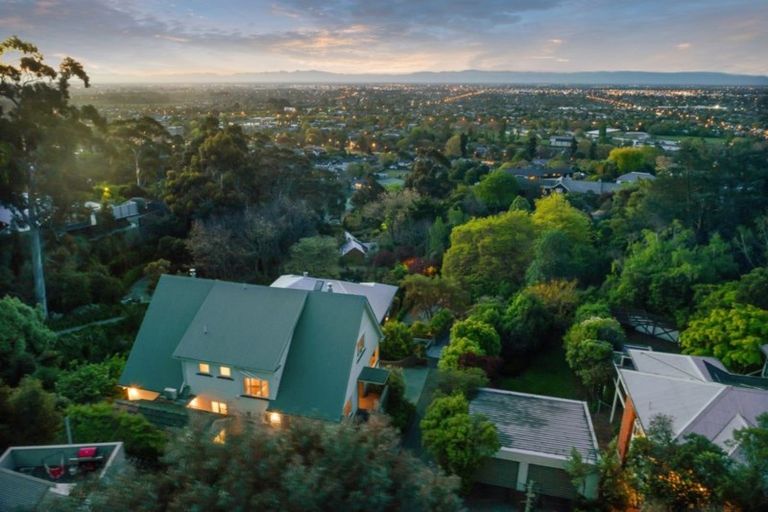 Photo of property in 50 Dyers Pass Road, Cashmere, Christchurch, 8022