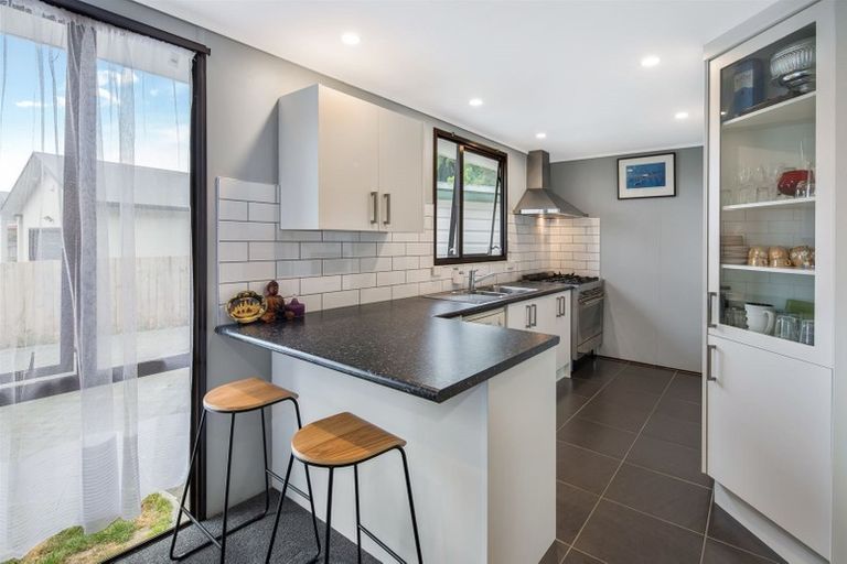 Photo of property in 9a Mcmanaway Grove, Stokes Valley, Lower Hutt, 5019