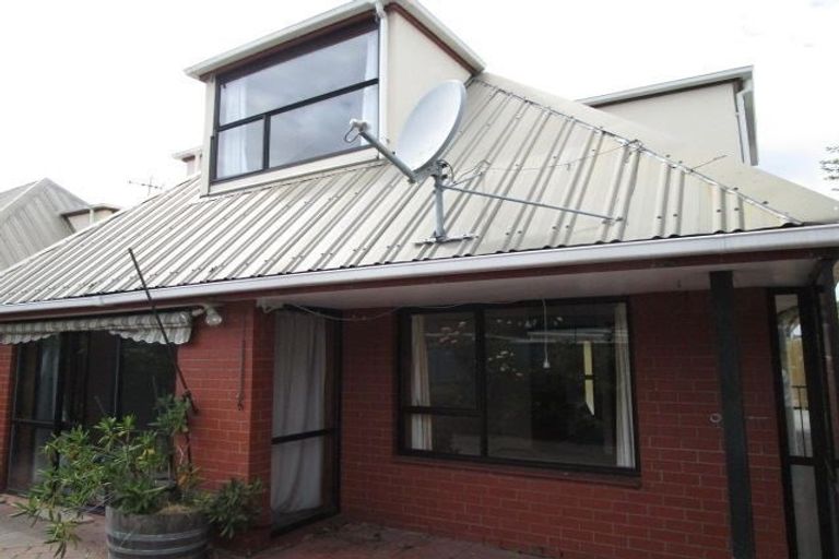 Photo of property in 2/49 Searells Road, Strowan, Christchurch, 8052