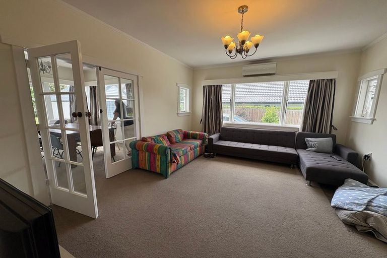 Photo of property in 39 Straven Road, Riccarton, Christchurch, 8011