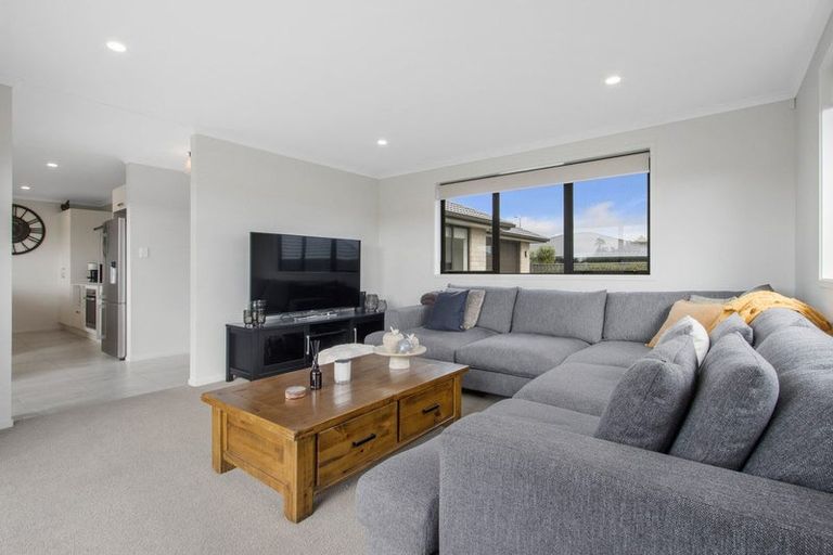 Photo of property in 5 Cascade Way, Omokoroa, 3114