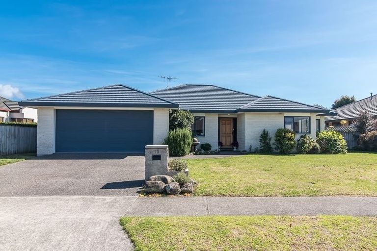 Photo of property in 12 San Priamo Place, Paraparaumu Beach, Paraparaumu, 5032