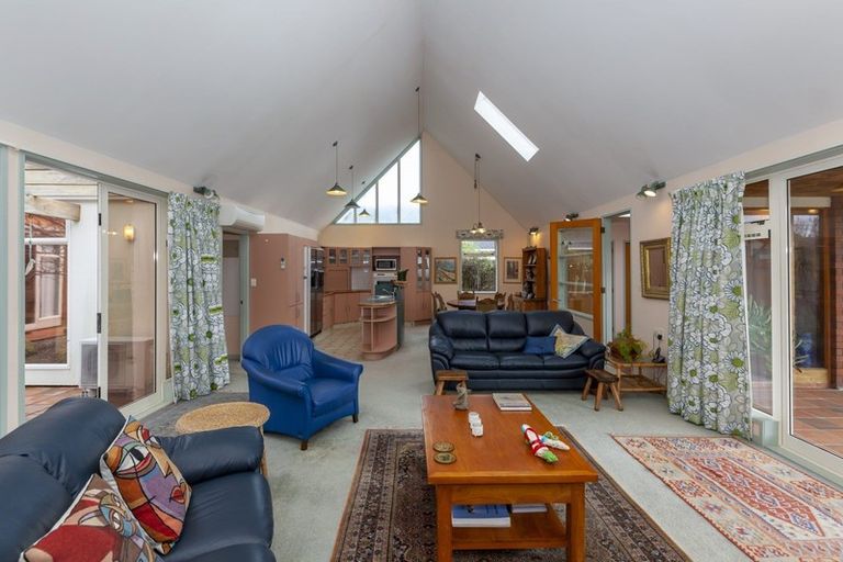 Photo of property in 18 Falla Street, Paraparaumu Beach, Paraparaumu, 5032