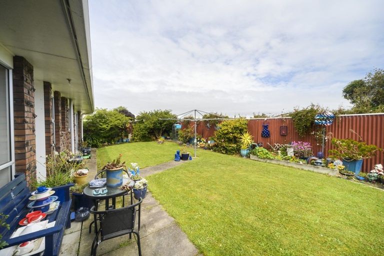 Photo of property in 4a Pinedale Parade, Milson, Palmerston North, 4414