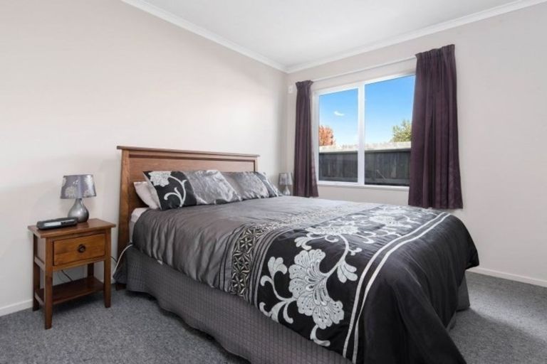 Photo of property in 16 Frye Crescent, Albert Town, Wanaka, 9305