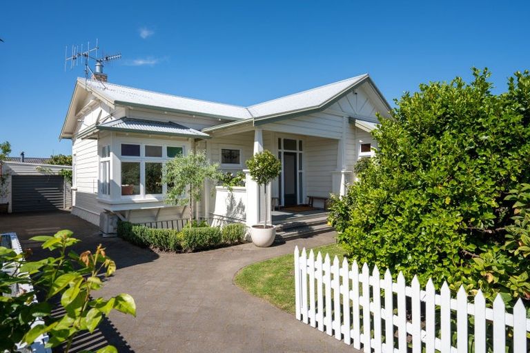Photo of property in 19 Vigor Brown Street, Napier South, Napier, 4110