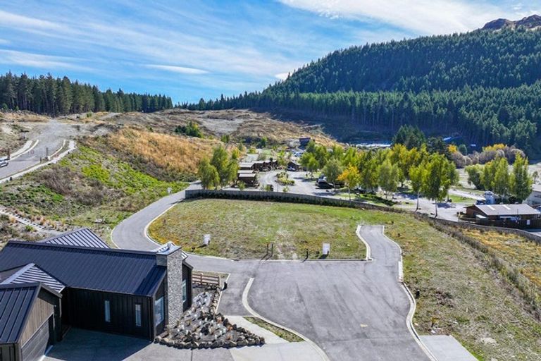 Photo of property in 17 Petes Place, Lake Tekapo, 7999