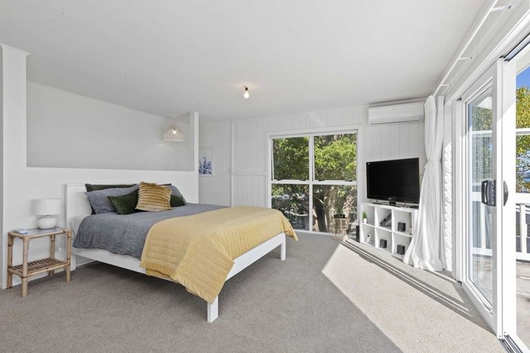 Photo of property in 3 Crispe Road, Clarks Beach, 2122