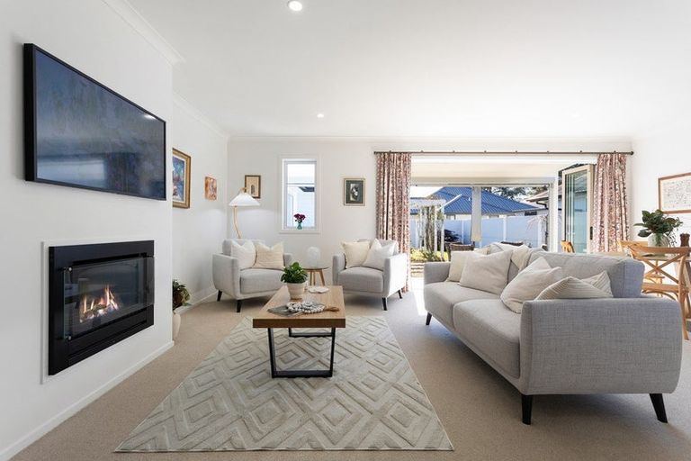 Photo of property in 22 Ruge Court, Cambridge, 3434
