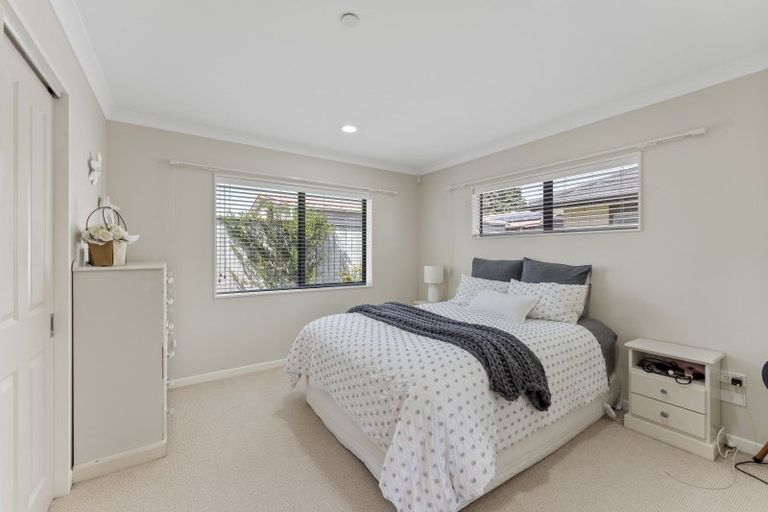 Photo of property in 15 Ian Peter Way, Otaki, 5512