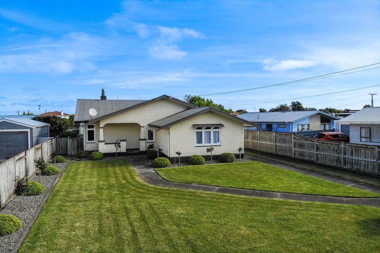 Photo of property in 75 Gonville Avenue, Gonville, Whanganui, 4501