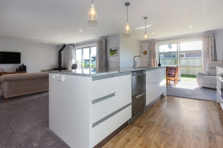 Photo of property in 10 William Hyde Place, Darfield, 7510