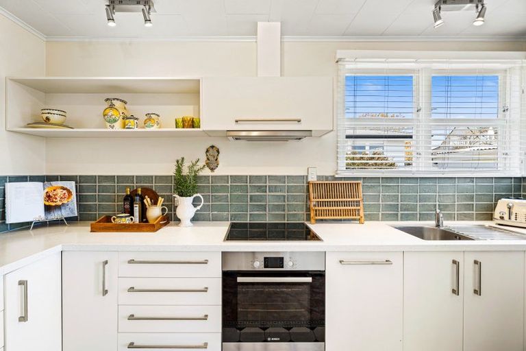 Photo of property in 36c Lucknow Road, Havelock North, 4130